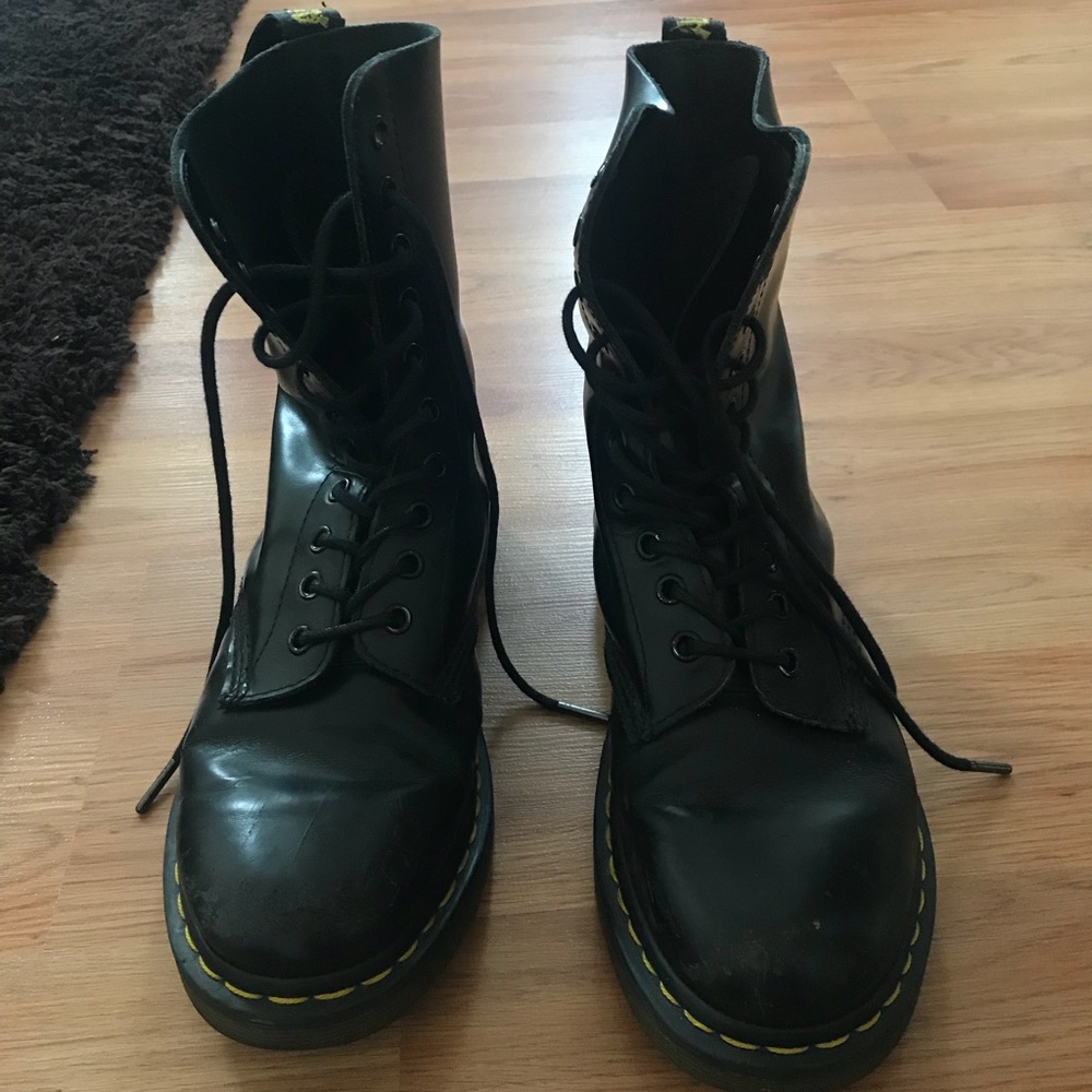 Original 1490 Dr. Martens